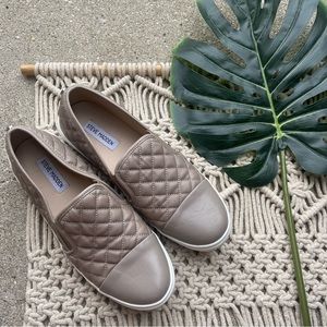 Steve Madden Slip-on Shoes Size 11 (Run Small) ✅